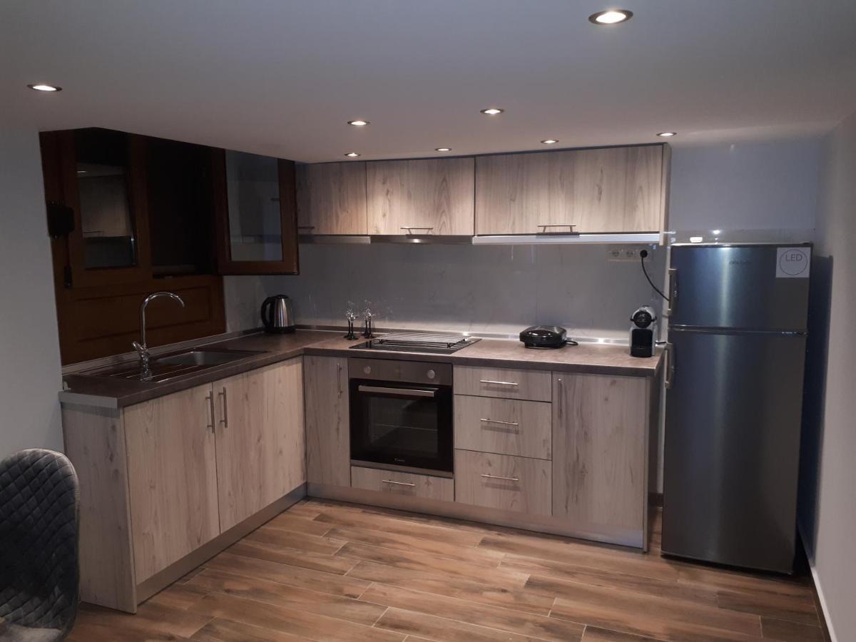 Plumbago Apartment *